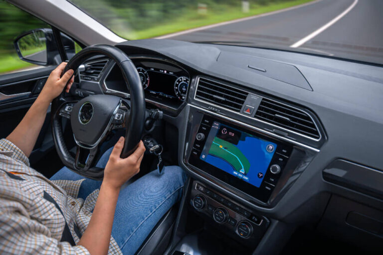 Mehr als nur das Armaturenbrett: Was die Motorkontrollleuchte bedeutet und warum regelmäßige Wartung wichtig ist